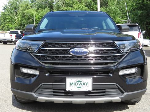 Used 2021 Ford Explorer XLT w/ Equipment Group 202A AWD/4WD image 2