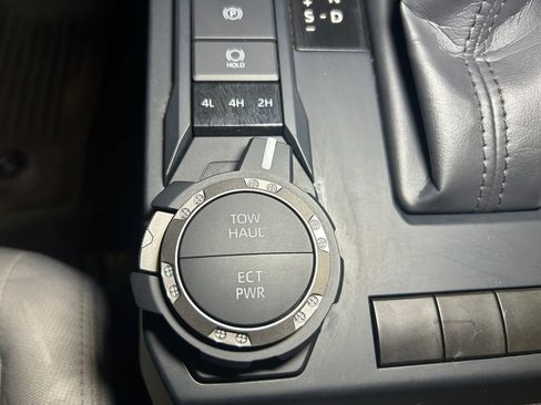 Certified 2025 Toyota Tacoma SR5 AWD/4WD image 22
