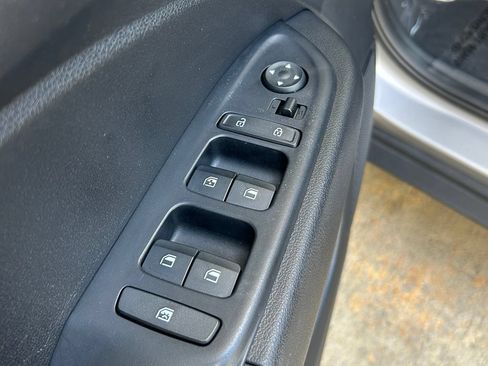 Used 2026 Hyundai Venue SEL FWD image 34