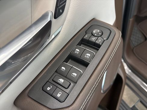 New 2026 RAM 1500 Laramie w/ Laramie Southwest Edition AWD/4WD image 12