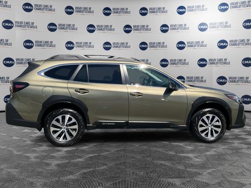 Used 2023 Subaru Outback Premium AWD/4WD image 6