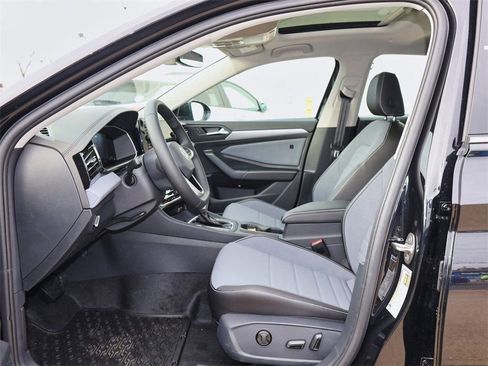 New 2026 Volkswagen Jetta SE FWD image 10