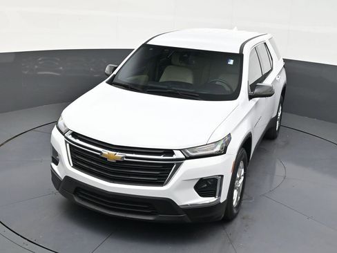 Used 2023 Chevrolet Traverse LS image 19