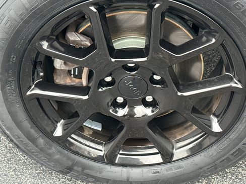 Used 2019 Jeep Renegade Altitude w/ Quick Order Package 2XM AWD/4WD image 9