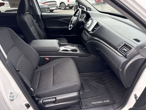 Used 2025 Honda Ridgeline Sport image 28