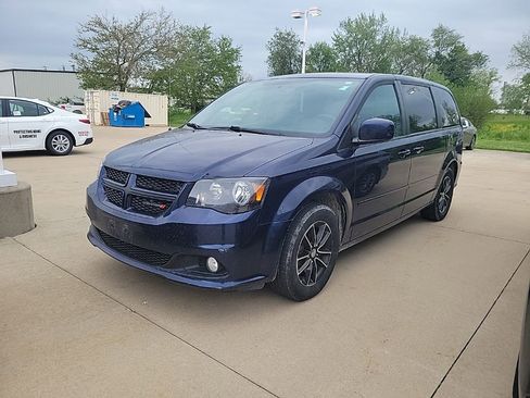 Used 2017 Dodge Grand Caravan GT FWD image 2