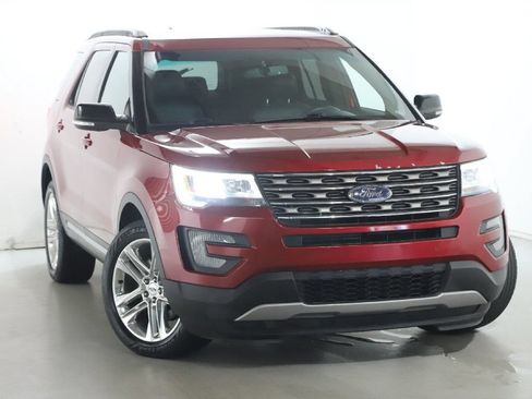 Used 2016 Ford Explorer XLT w/ Equipment Group 202A AWD/4WD image 1