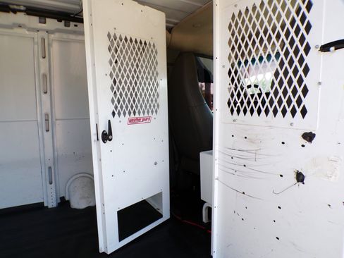 Used 2022 Chevrolet Express 2500 w/ Driver Convenience Package image 23