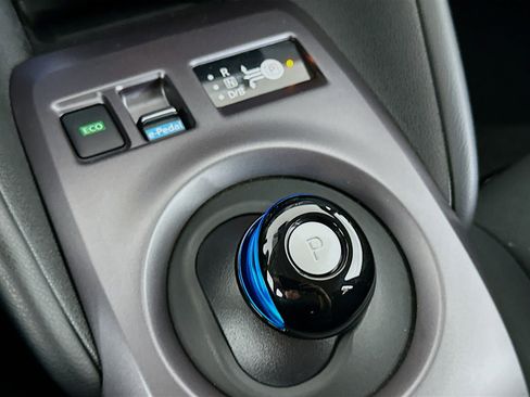 Used 2023 Nissan Leaf S image 23