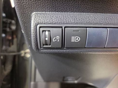 Used 2020 Toyota Corolla SE FWD image 26