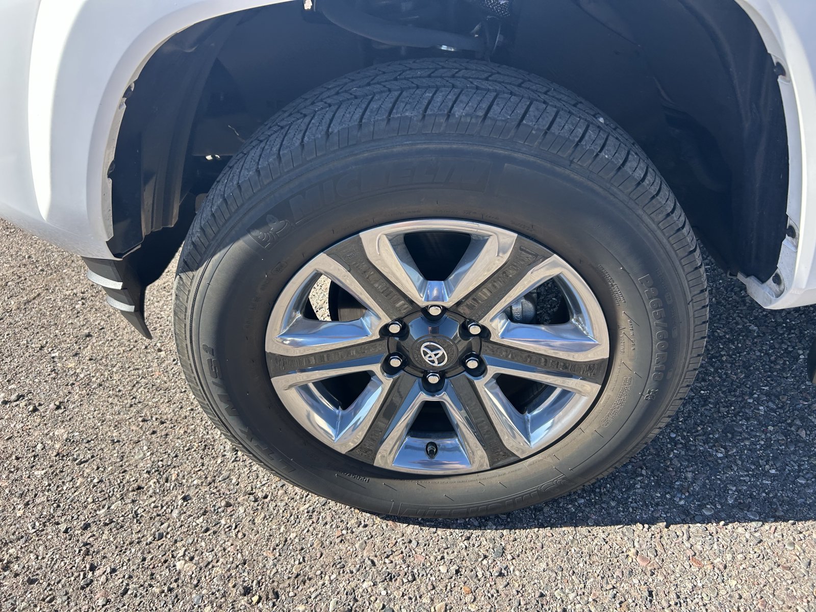 Used 2017 Toyota Tacoma Limited w/ Tow Package AWD/4WD image 8