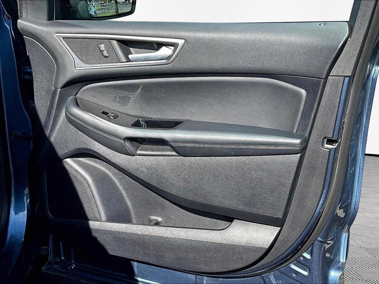Used 2019 Ford Edge SEL w/ Equipment Group 201A AWD/4WD image 27