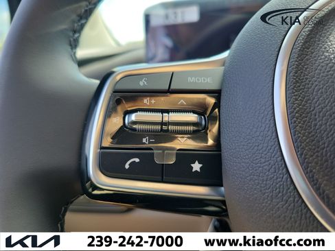 New 2026 Kia Carnival FWD image 25