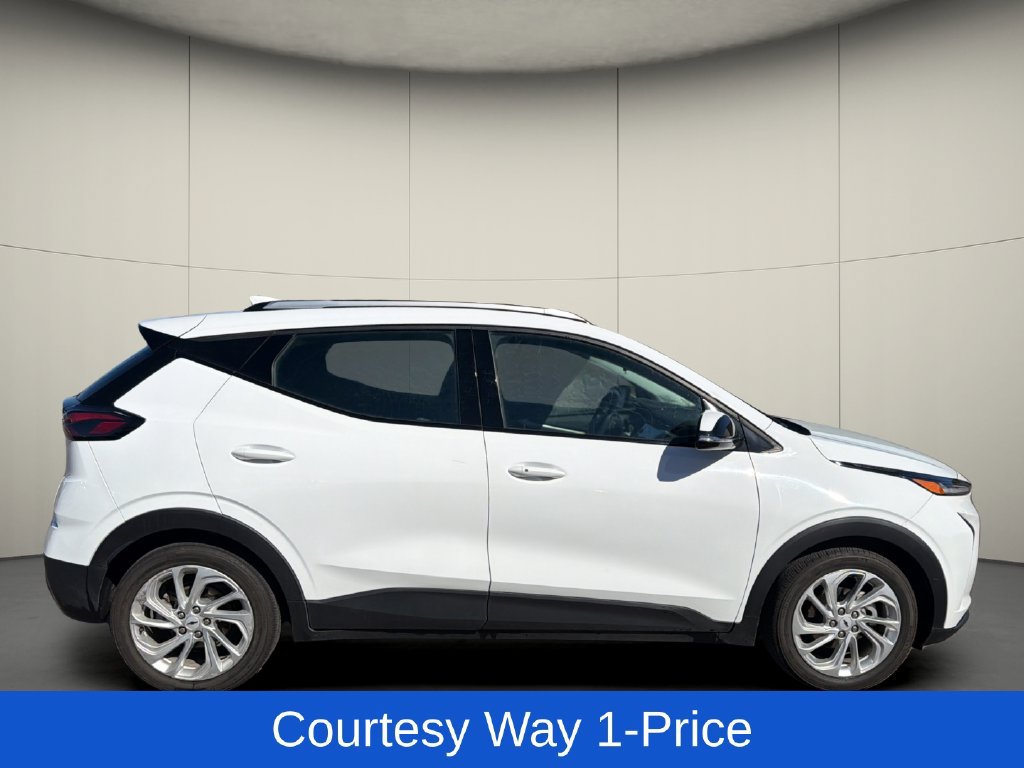 Used 2023 Chevrolet Bolt EUV LT w/ Driver Confidence Package FWD image 11