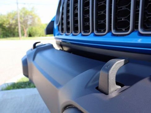 New 2025 Jeep Gladiator Sport image 6