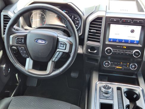 Used 2020 Ford Expedition XLT RWD image 9