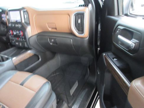 Used 2019 Chevrolet Silverado 1500 High Country w/ Technology Package AWD/4WD image 22