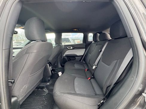 Used 2023 Jeep Compass Sport image 10