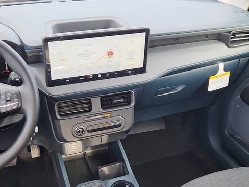 New 2025 Ford Maverick XL w/ Equipment Group 102A image 18