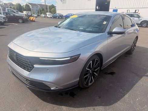 Used 2025 Honda Accord Touring image 7