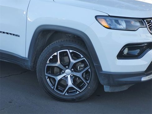 Certified 2024 Jeep Compass Limited image 3
