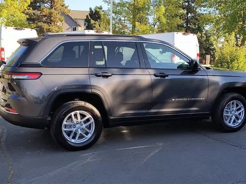 New 2025 Jeep Grand Cherokee Laredo X w/ Luxury Tech Group I image 9