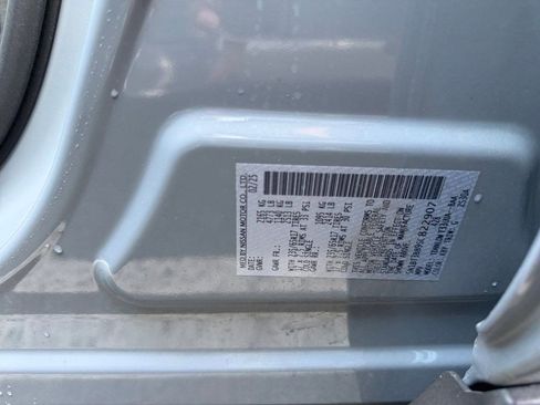 Used 2025 Nissan Rogue SV image 38