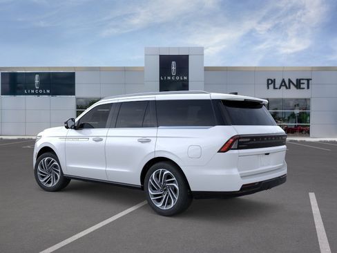 New 2026 Lincoln Navigator Reserve AWD/4WD image 4