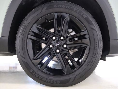 Used 2025 Chevrolet Trax ACTIV w/ Sunroof Package FWD image 75