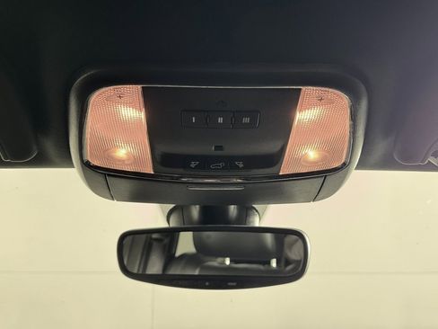 Used 2017 Jeep Grand Cherokee Altitude image 21