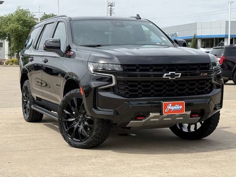 Used 2023 Chevrolet Tahoe Z71 w/ Luxury Package image 2