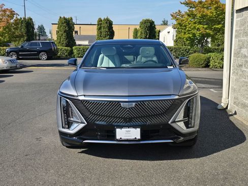 New 2026 Cadillac Lyriq Luxury image 11