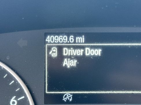 Used 2018 Ford EcoSport SE FWD image 21
