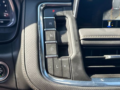 Used 2024 GMC Yukon XL AT4 w/ Technology Package AWD/4WD image 32