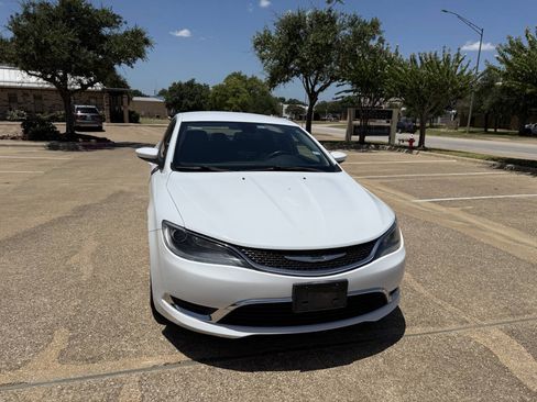 Used 2015 Chrysler 200 Limited w/ Convenience Group FWD image 7