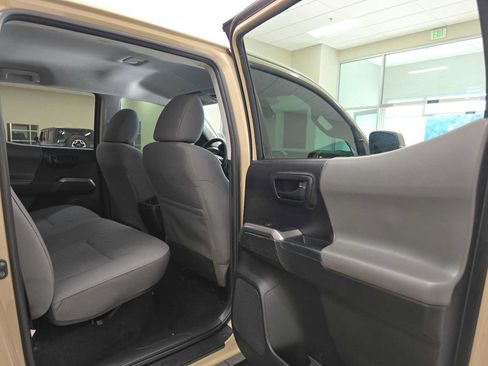 Used 2020 Toyota Tacoma SR5 AWD/4WD image 26