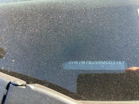 Used 2024 Volkswagen Jetta SE image 9