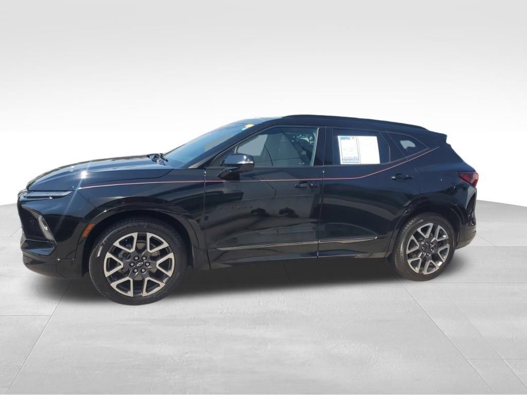 Used 2023 Chevrolet Blazer RS w/ Driver Confidence II Package AWD/4WD image 2