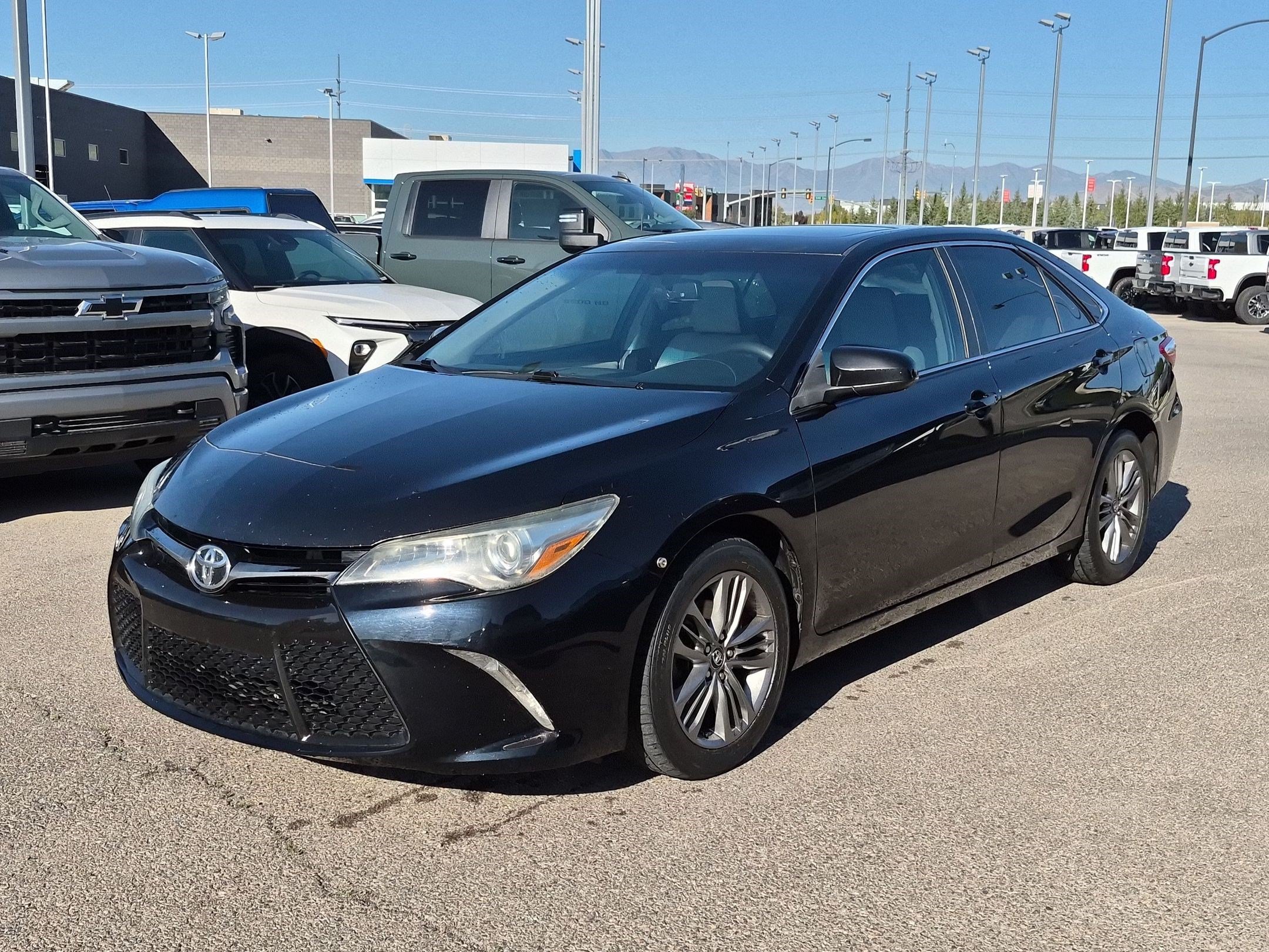 Used 2015 Toyota Camry SE w/ Moonroof Package FWD image 8