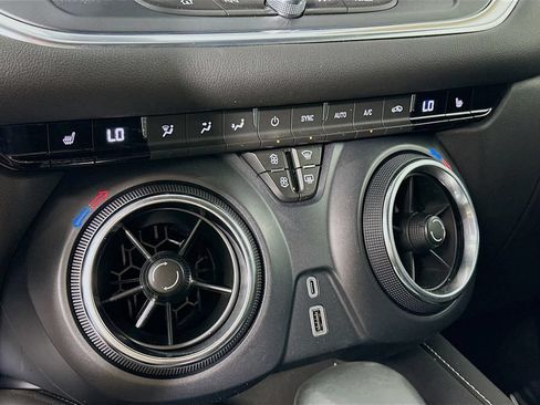 Used 2024 Chevrolet Blazer LT FWD image 21