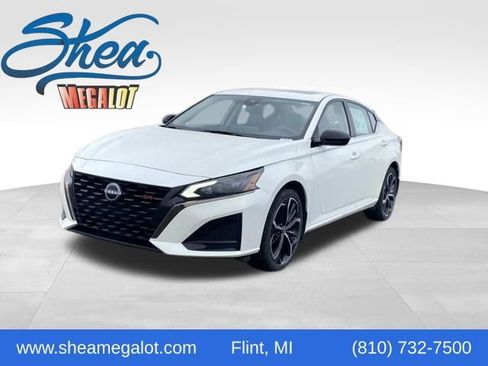 Used 2023 Nissan Altima 2.5 SR image 1