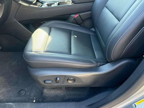 Certified 2025 Chevrolet Traverse LT image 17