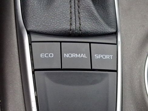 Used 2022 Toyota Camry LE image 24