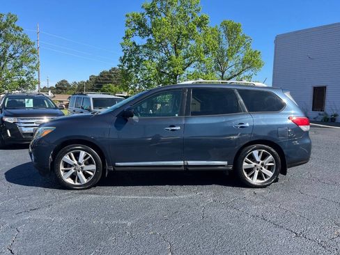 Used 2016 Nissan Pathfinder Platinum w/ Family Entertainment Package FWD image 10