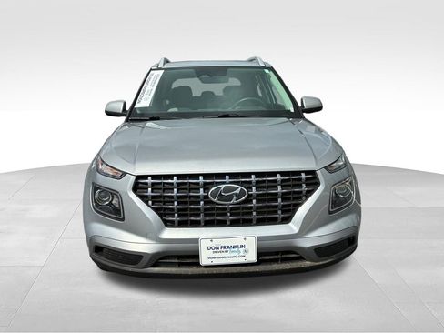 Used 2025 Hyundai Venue SEL FWD image 6