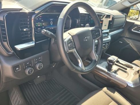 Used 2025 Chevrolet Silverado 1500 RST w/ Convenience Package II AWD/4WD image 9