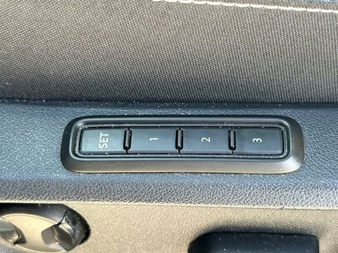 Used 2022 Volkswagen Atlas Cross Sport SEL Premium R-Line AWD/4WD image 28