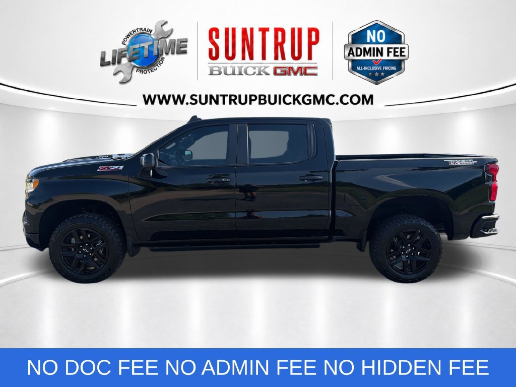 Used 2024 Chevrolet Silverado 1500 LT Trail Boss w/ LT Trail Boss Premium Package AWD/4WD image 2