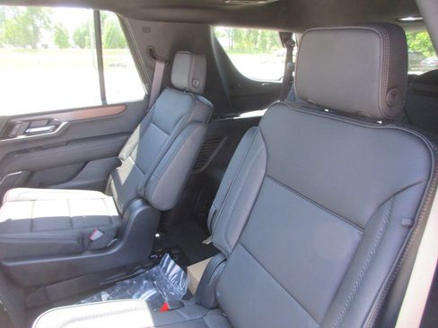 New 2026 GMC Yukon Denali w/ Denali Reserve Package AWD/4WD image 12