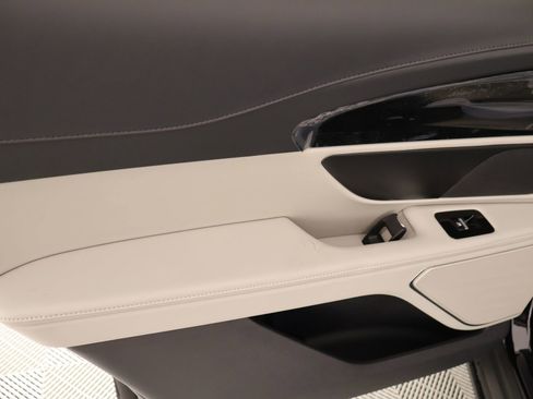 New 2026 Lincoln Nautilus Premier AWD/4WD image 16